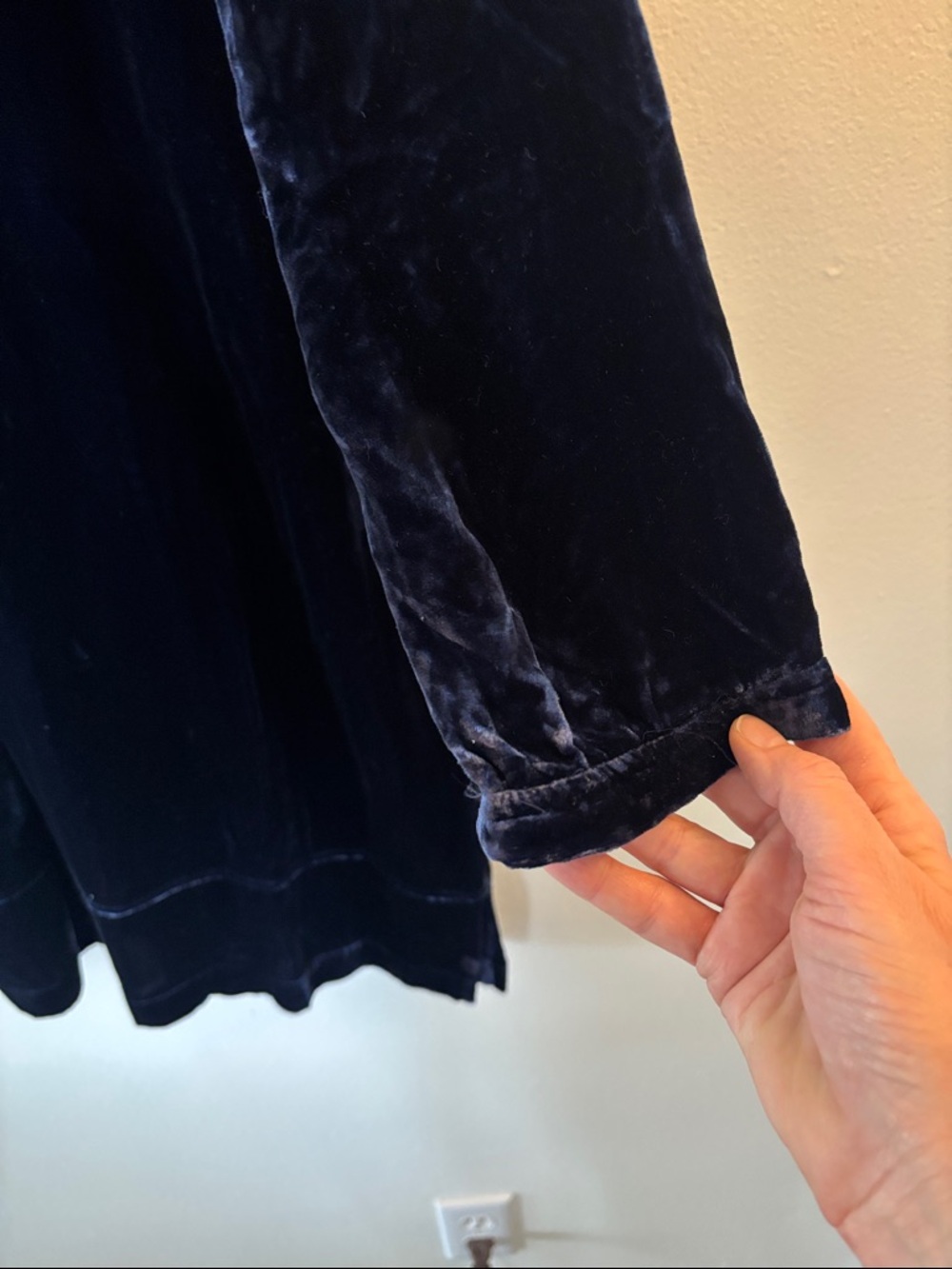 NWT! Sundance Velvet Pleated V-Neck Dress- Navy Blue Orig $188 - Picture 3 of 7